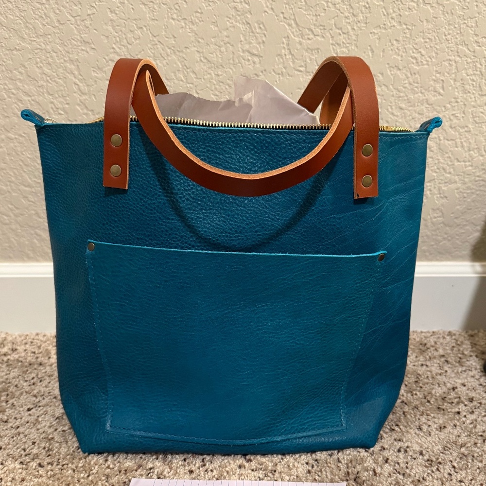 Portland Leather Goods Aquarius Medium zip tote